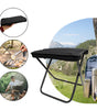 Asiento Portátil Plegable 2 en 1 con Bolso Integrado | Taburete Ligero de Acero al Carbono para Camping, Pesca y Senderismo | Silla de Viaje Compacta con Mochila de Almacenamiento | Tela Oxford Resistente