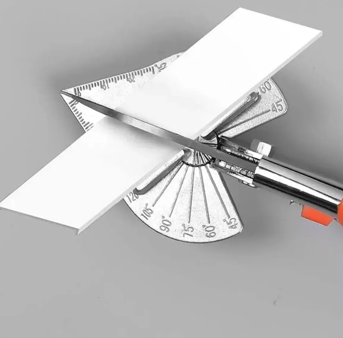 Tijeras de Inglete Multiángulo Profesionales | Cortador de Molduras y PVC de 45° a 135° | Cuchilla de Acero Afilada y Robusta | Mango de Aleación de Aluminio Antideslizante | Herramienta de Precisión para Bricolaje Nexiora